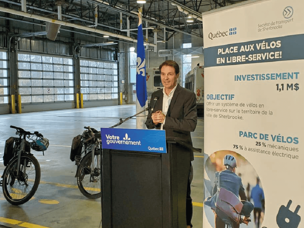 Photo du ministre des Transports François Bonnardel